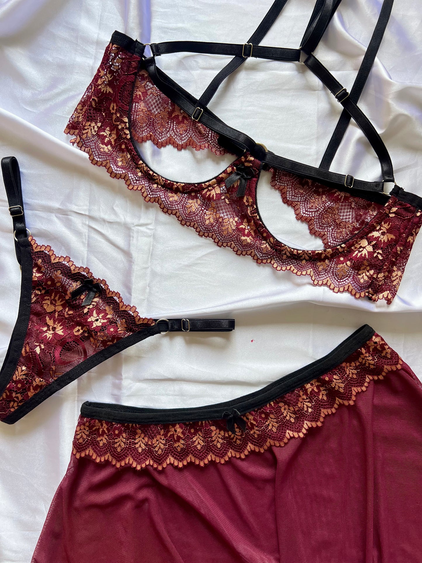 Set Leia Borgoña/Dorado con Falda