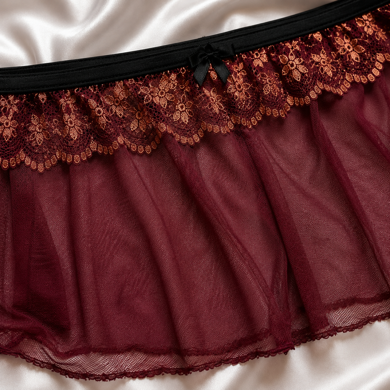 Conjunto Lenceria con Falda Borgoña/Dorado